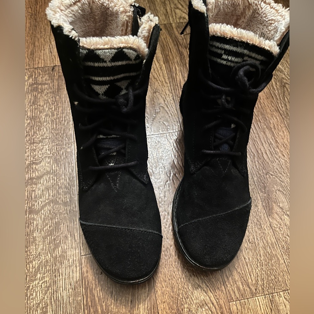 Tom’s Suede Leather Side Zip Boots